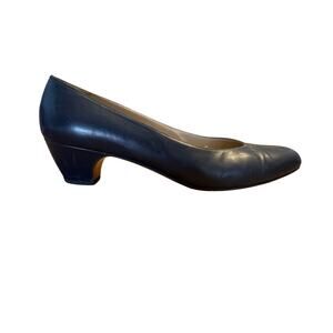 Salvatore Ferragamo Blue Leather Pumps Women’s Size 7.5 AA Low Block Heel Italy